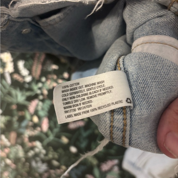 Wild Fable light wash denim Jean Jacket Size L - Picture 3 of 4